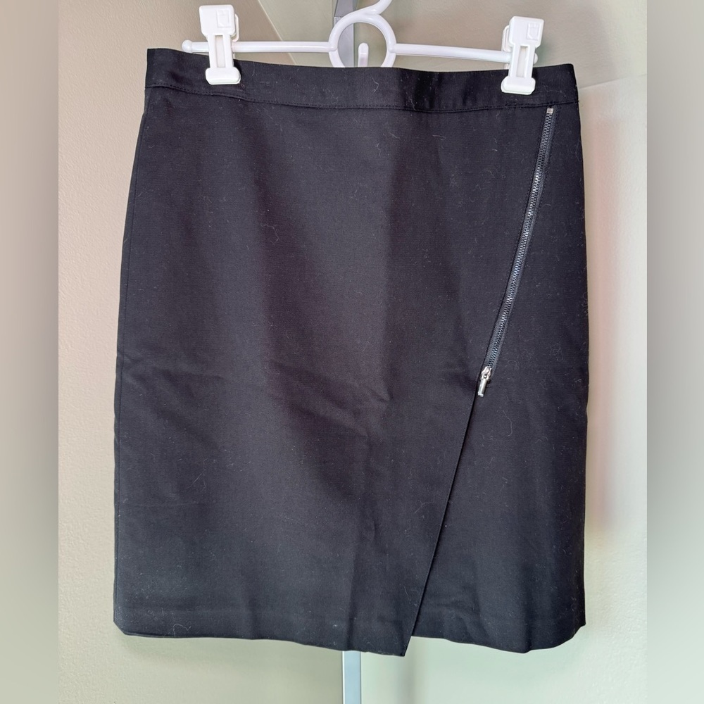 Rafaella Classic Black‎ skirt with asymmetrical zipper detail size 4